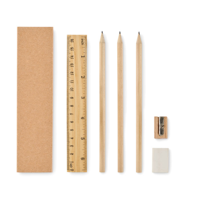 Scatola di carta con 3 matite temperate, 1 temperino in legno, 1 gomma e 1 righello in legno — gadget promozionale personalizzabile con il tuo logo