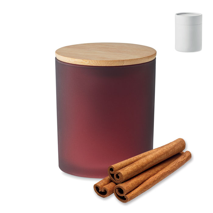 Candela di cera vegetale alla cannella, vaniglia, legno di sandalo o gelsomino in barattolo di vetro opaco con coperchio di bamboo — gadget promozionale personalizzabile con il tuo logo