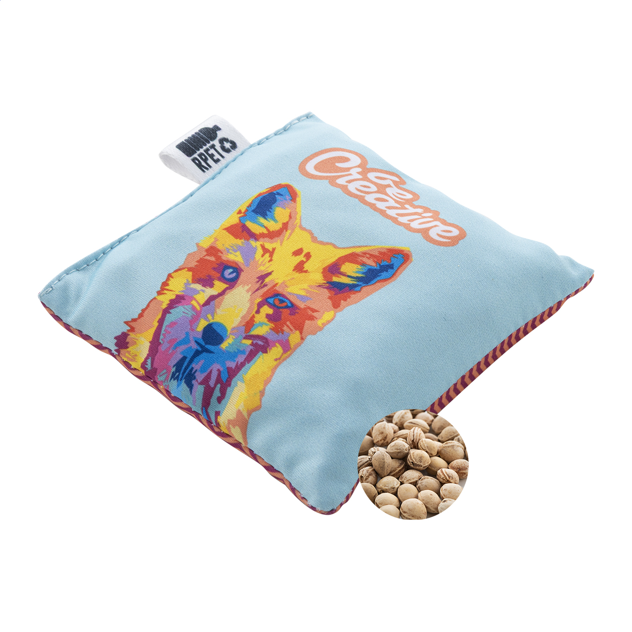 Cuscino termico rivestito in microfibra RPET personalizzabile con grafica stampata in sublimazione su tutta la superficie, imbottito con noccioli di ciliegia ed etichetta RPET — gadget promozionale personalizzabile con il tuo logo