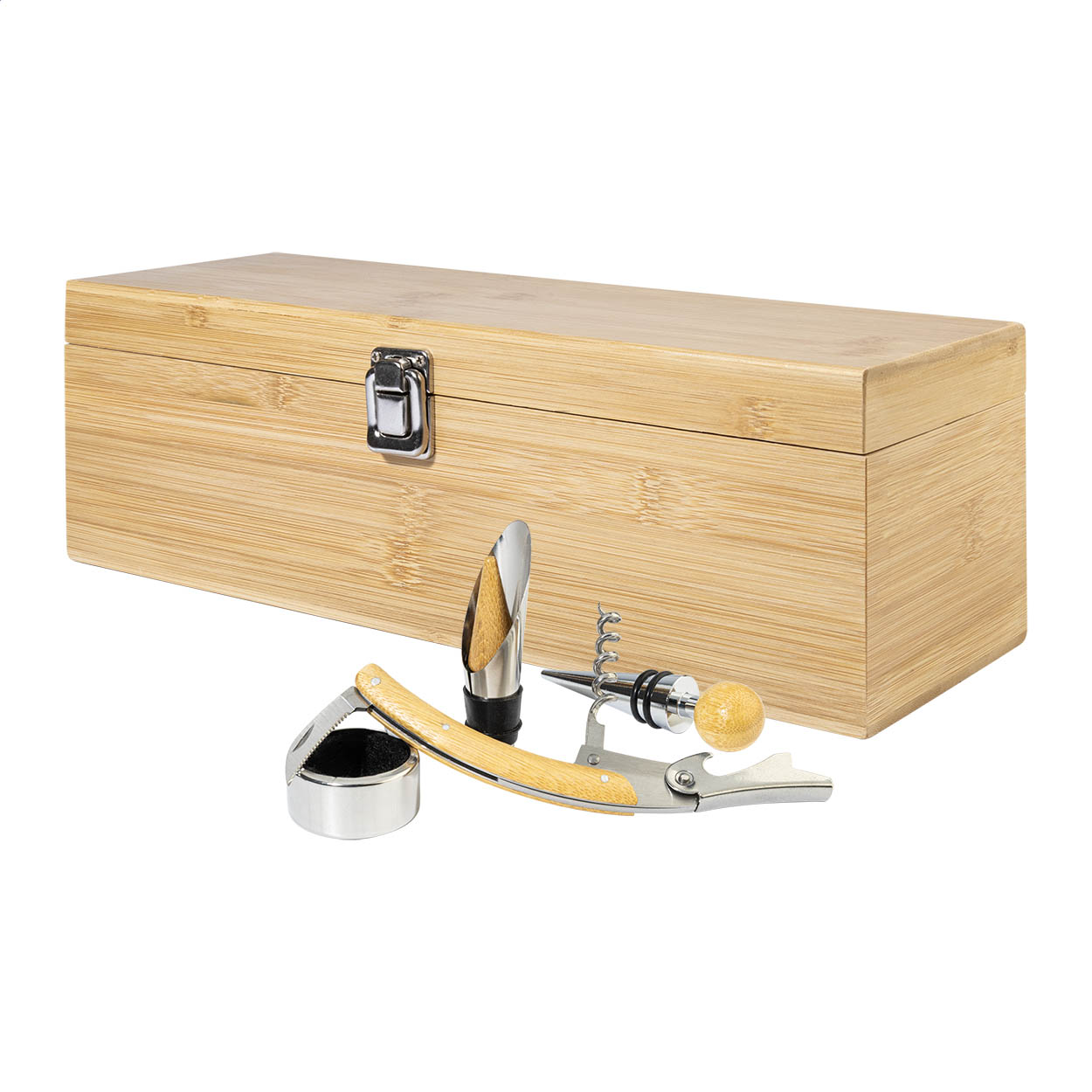 Set vino composto da un tappo, un cavatappi, un salva goccia ed un tappo versatore in scatola di bambù con scomparto per una bottiglia di vino, non inclusa — gadget promozionale personalizzabile con il tuo logo
