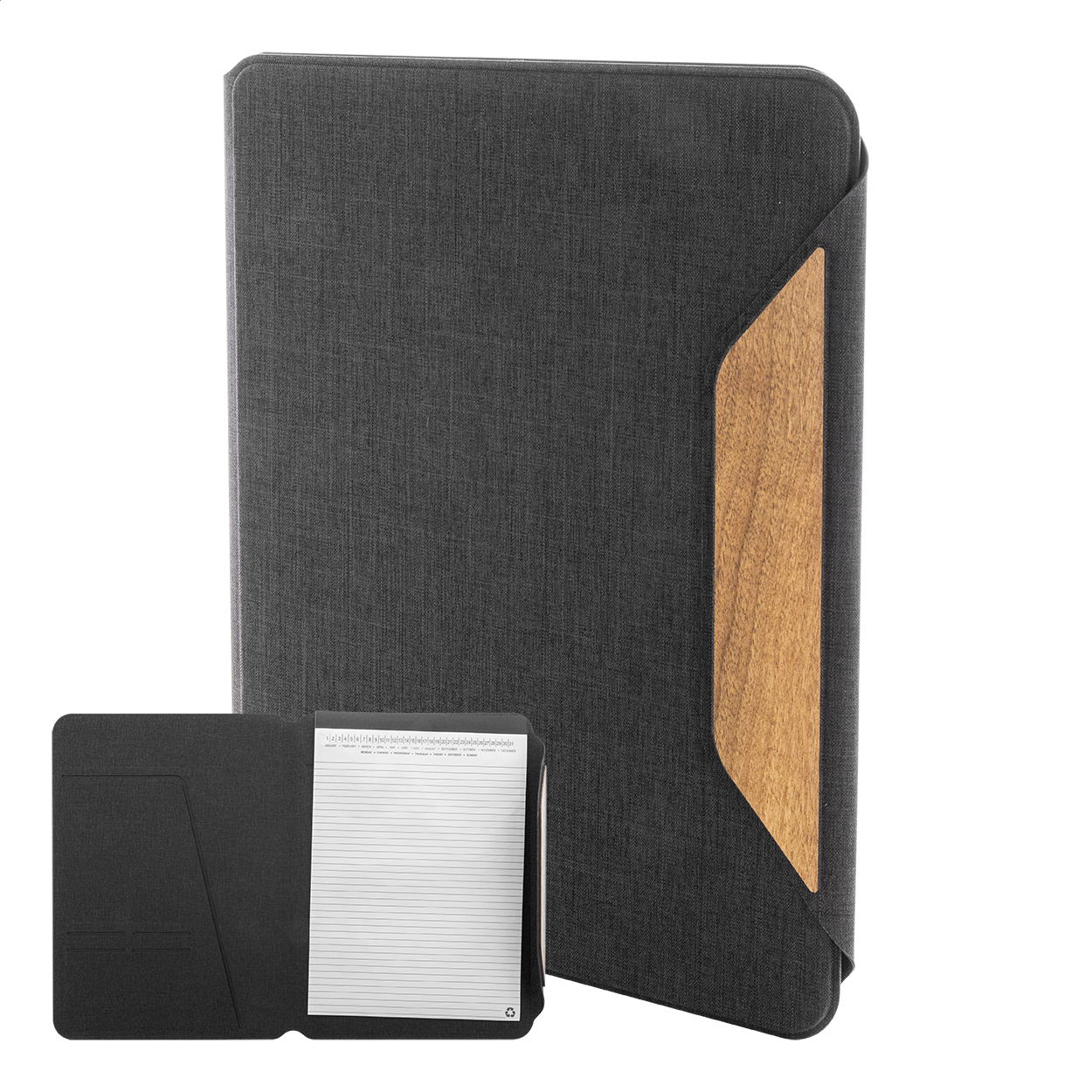 Cartella portadocumenti in poliestere RPET, formato A4, con molteplici tasche organizer interne, chiusura magnetica, dettagli in legno di noce e blocco da 20 fogli a righe in carta riciclata — gadget promozionale personalizzabile con il tuo logo